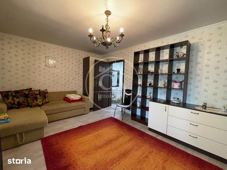 Apartament cu 2 camere decomandat în Valenta