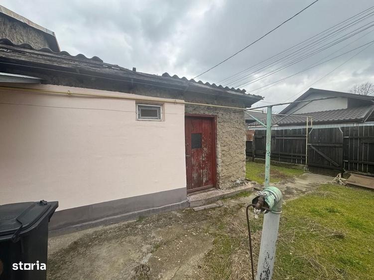 Casă cu 3 camere în Uiești