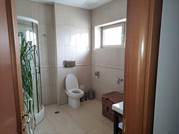 Apartament cu 2 camere semidecomandat în Capitale