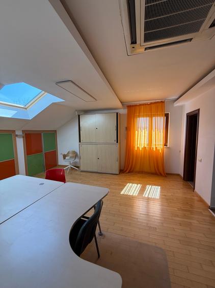 Casă cu 6 camere cu Canalizare în Pipera