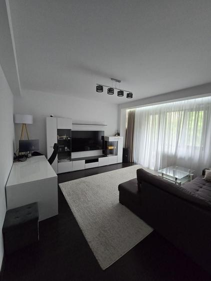 Apartament cu 2 camere decomandat, mobilat în Brâncoveanu
