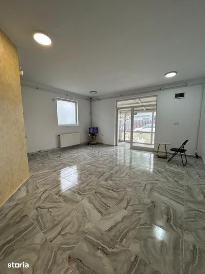 Spațiu comercial, de 100 mp, în Podu Roș
