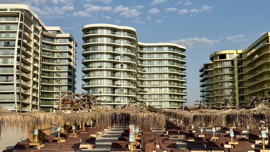 Apartament cu 3 camere decomandat, mobilat în Mamaia
