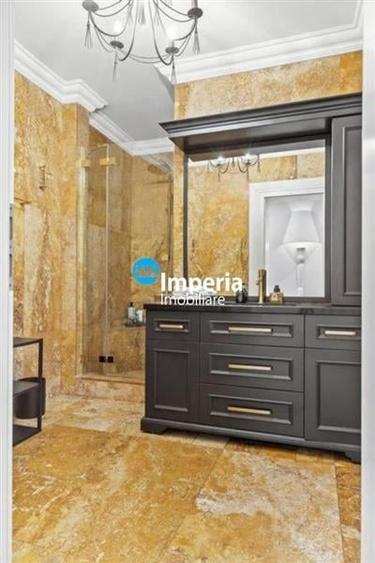 Casă individuală cu 9 camere cu Piscina în Giulești