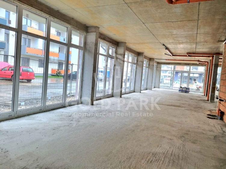 Spațiu comercial, de 160 mp, în Florești