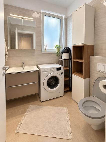 Apartament cu 3 camere semidecomandat, mobilat în Dumbrăvița