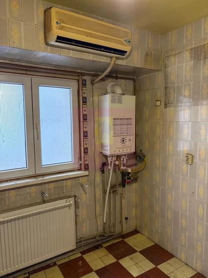 Apartament cu 4 camere decomandat în Lujerului