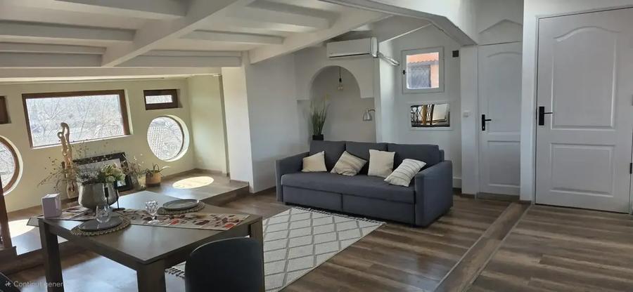 Apartament cu 4 camere decomandat, mobilat în Iancu Nicolae