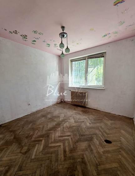 Apartament cu 3 camere semidecomandat în Tomis IV