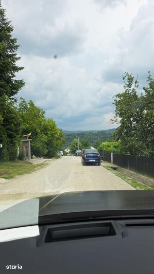 Teren de 400 mp, în Poiana