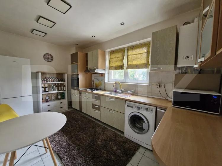Apartament cu 3 camere decomandat, mobilat în Șcheia