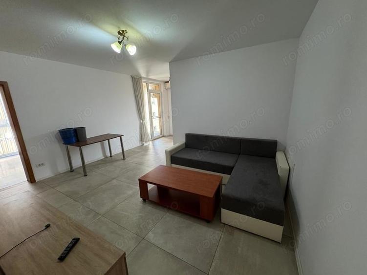 Apartament cu 4 camere semidecomandat în Dumbrăvița