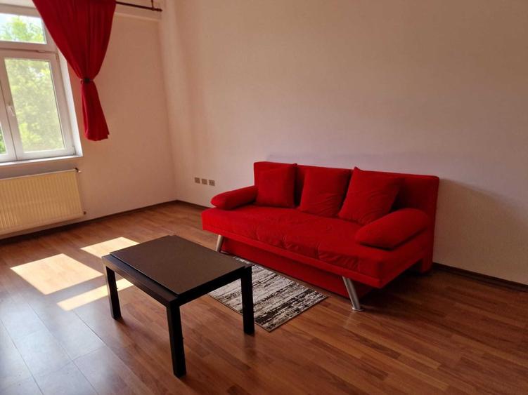 Apartament cu 2 camere decomandat în Petros