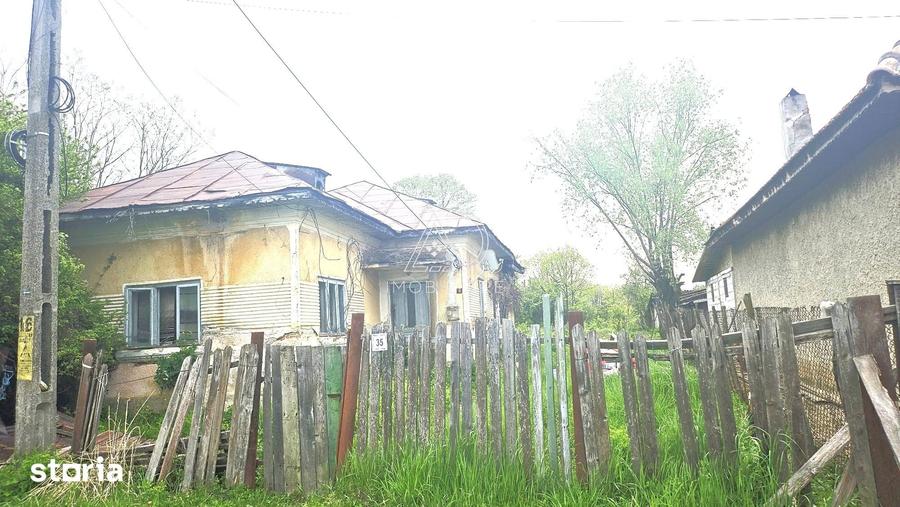 Casă cu 2 camere cu Teren 923 Mp în Scoarța