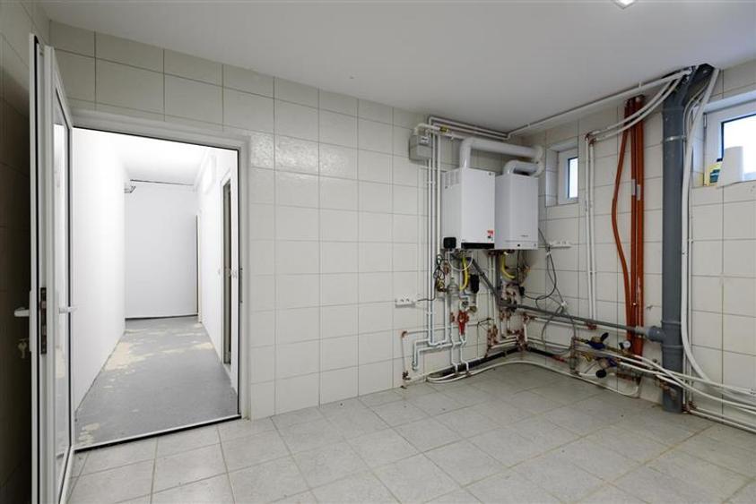 Casă individuală cu 10 camere cu Canalizare în Baciu