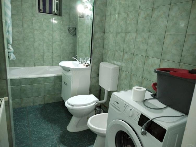 Apartament cu 3 camere decomandat în Hipodrom 1