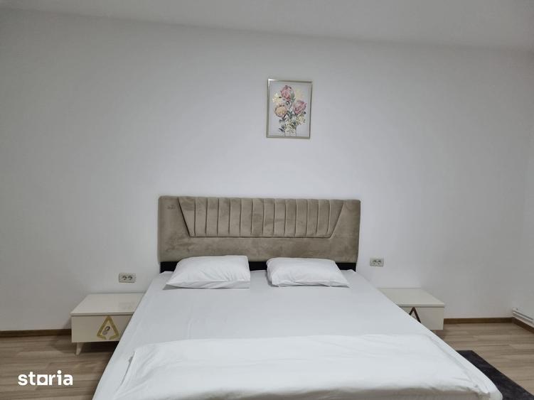 Spațiu comercial, de 2,416 mp, în Central