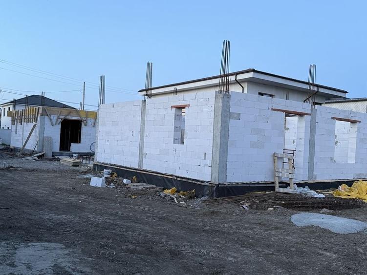 Casă cu 4 camere în Central