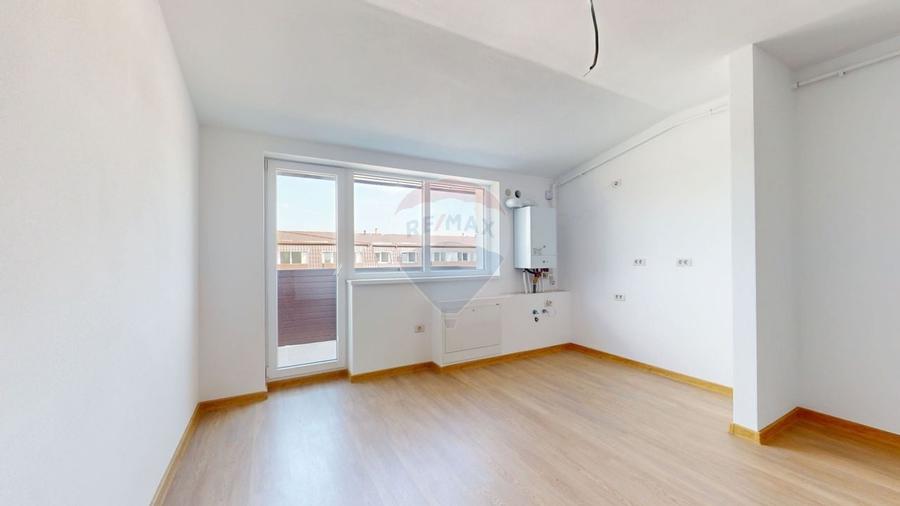 Apartament cu 2 camere semidecomandat, mobilat în Sânpetru