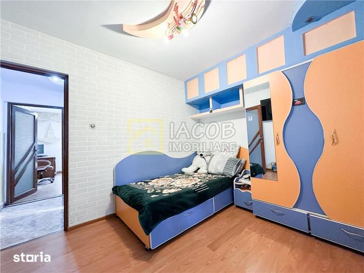 Apartament cu 3 camere decomandat în Bistrița Lac