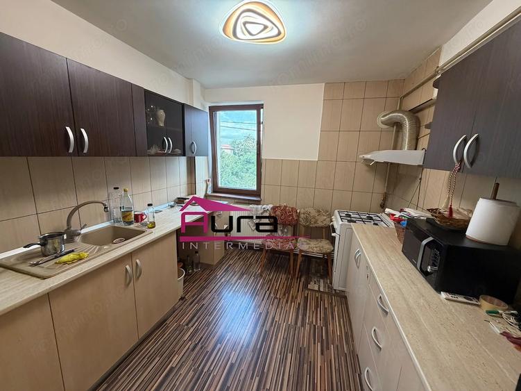 Apartament 3 camere zona Str.Victoriei - 12