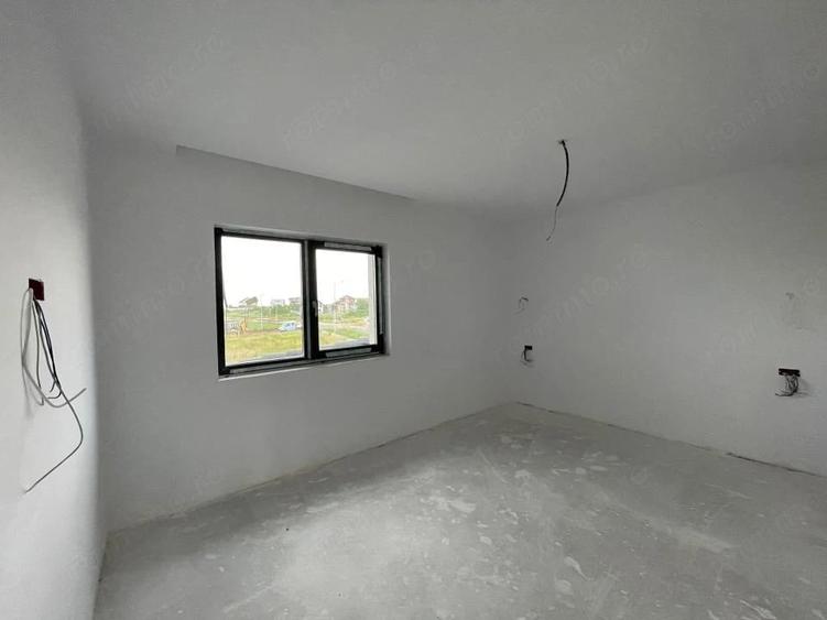 Casă cu 5 camere cu Teren 599 Mp în Giarmata