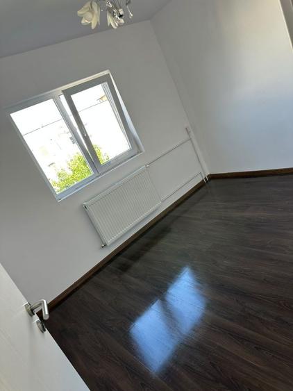 Apartament cu 2 camere semidecomandat în Girocului