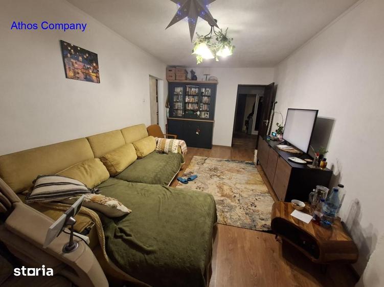 Apartament cu 4 camere semidecomandat, mobilat în Crângași