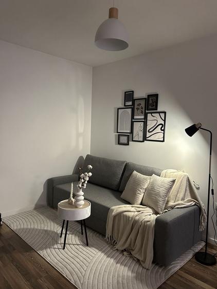 Apartament cu 3 camere semidecomandat în Central