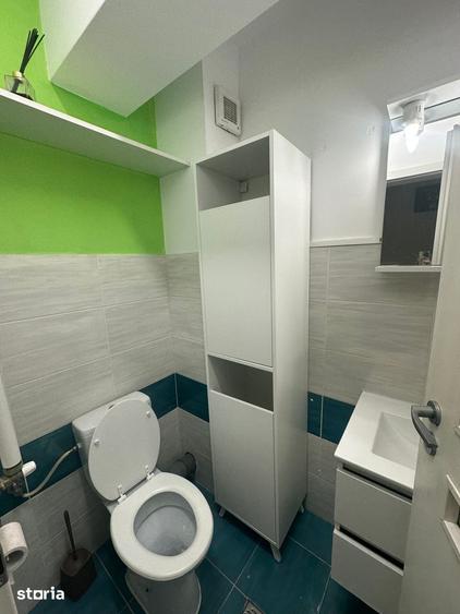 Apartament cu 3 camere în Apărătorii Patriei