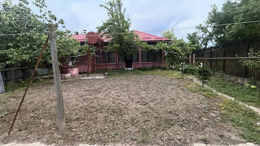 Casă cu 4 camere cu Teren 700 Mp în Viișoara