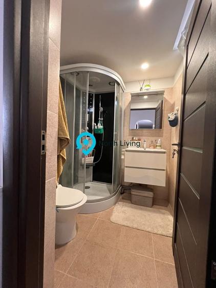 Casă individuală cu 4 camere cu Teren 500 Mp în Central