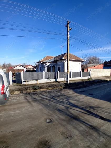 Casă cu 4 camere în Mârzănești