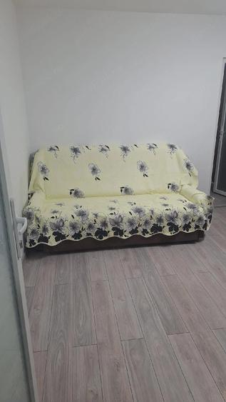 Apartament cu 2 camere nedecomandat în Horia