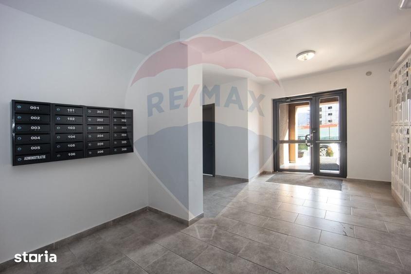 Apartament cu 3 camere decomandat în Cristian
