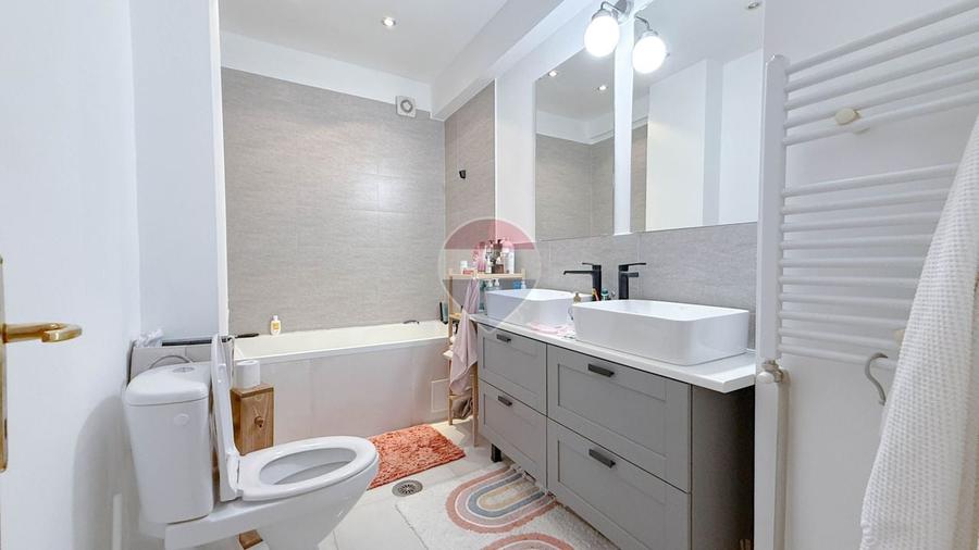 Apartament cu 3 camere decomandat, mobilat în Magheru