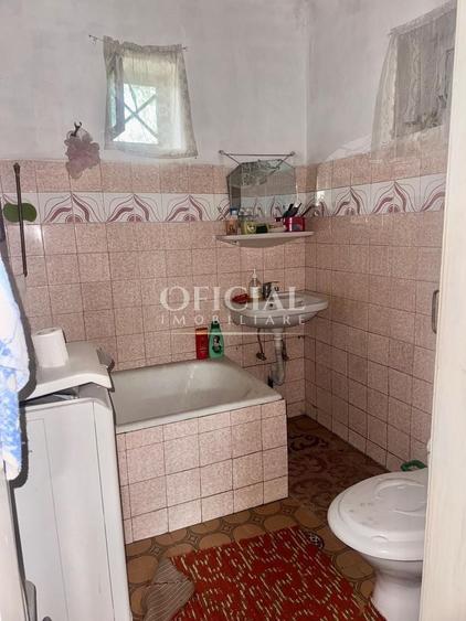 Casă individuală cu 2 camere cu Canalizare în Central