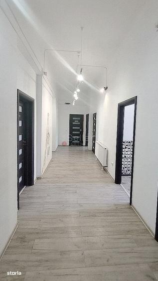Apartament cu 4 camere decomandat în Centrul Istoric