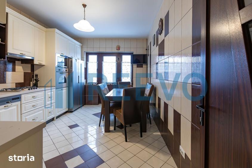 Casă cu 6 camere cu Teren 1000 Mp în Măgura