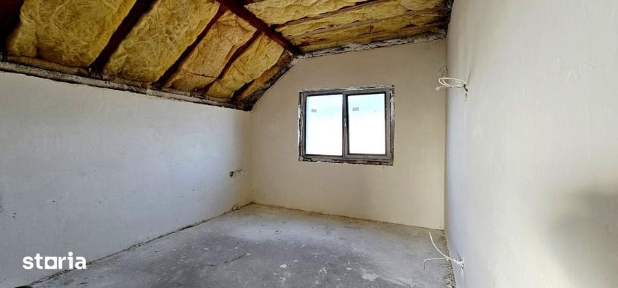 Casă cu 5 camere cu Teren 300 Mp în Vidra