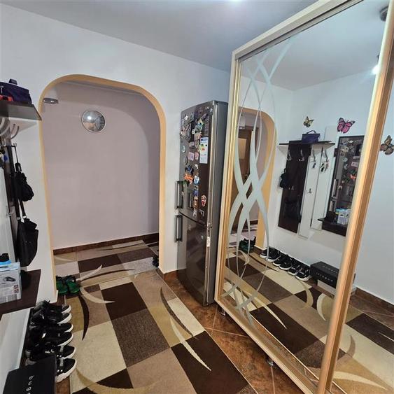 Apartament cu 2 camere decomandat în Dacia