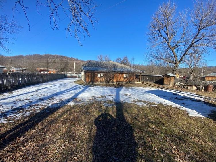 Casă cu 4 camere în Prahuda