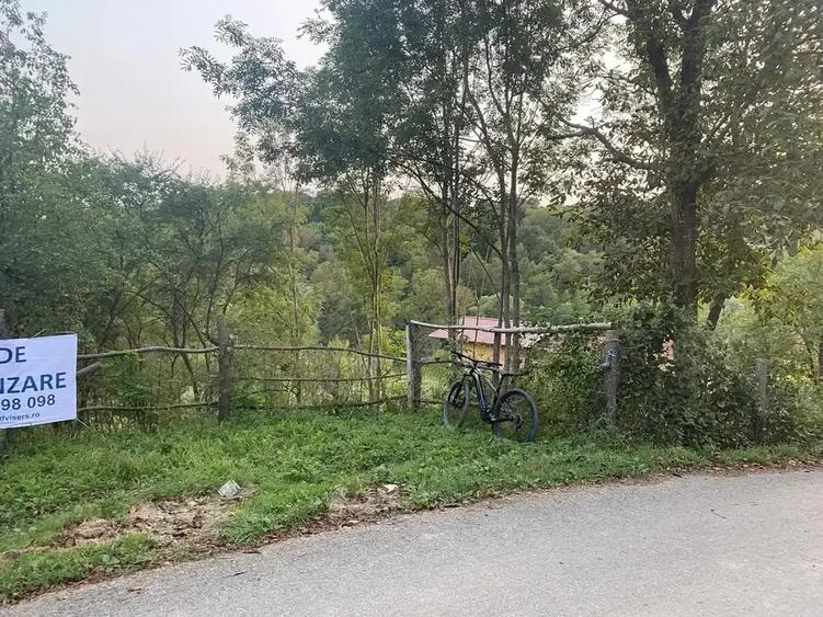 Teren intravilan de 2150 mp, în Sultanu