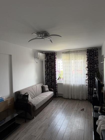 Apartament cu 2 camere decomandat în Roșu