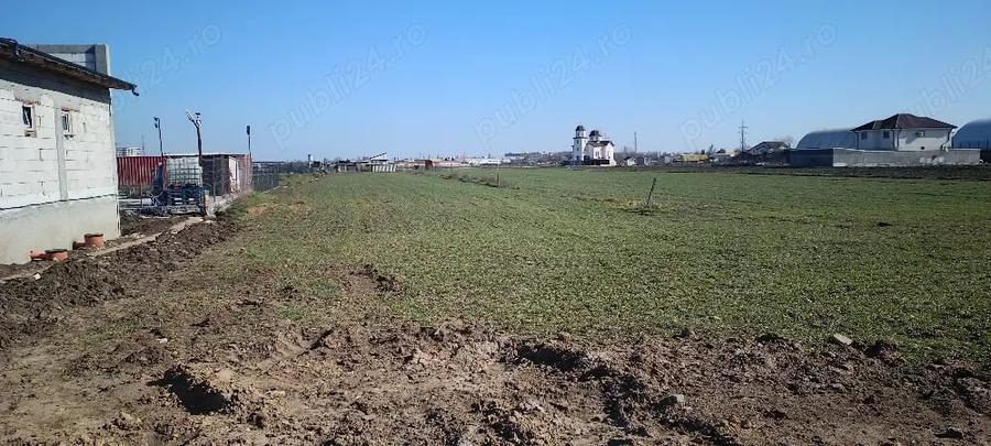 Teren de 3000 mp, în Palas