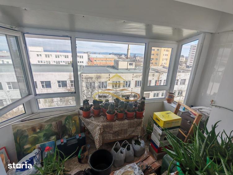 Apartament cu 3 camere decomandat în Dofteana