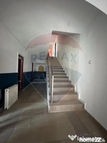 Casă cu 18 camere cu Teren 600 Mp în Câmpulung Moldovenesc
