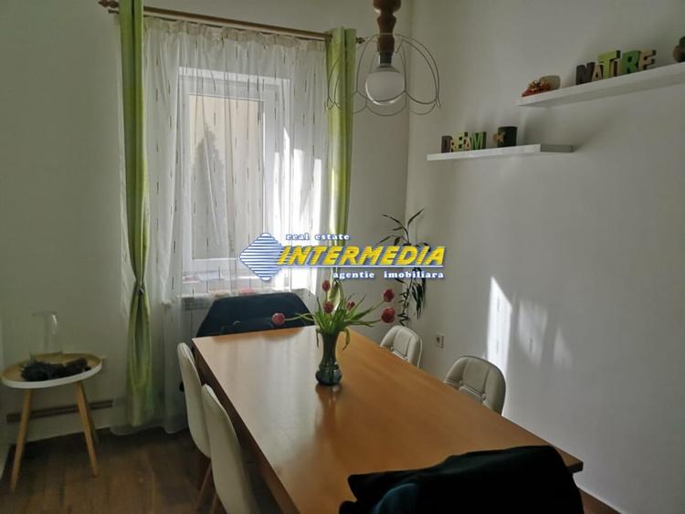 Casă individuală cu 3 camere cu Canalizare în Central