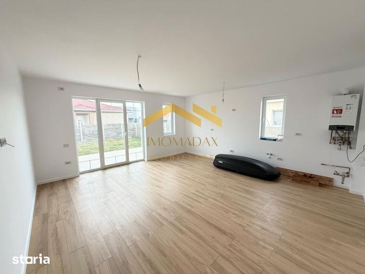 Casă cu 4 camere cu Teren 280 Mp în Bucovăț