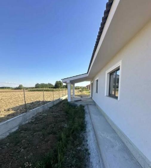 Casă cu 3 camere în Botiz